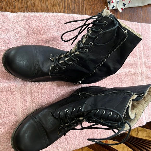 Mia Pascal Combat Boots Black Leather with Faux Fur Lining - Picture 1 of 5